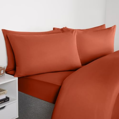 Brentfords Superking Duvet Set, Super Soft Microfibre Polyester Plain Dyed Bedding Set Luxurious Warm Cosy Comfy Superking Quilt Cover with Matching 2 Pillowcases, Rust