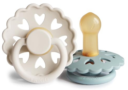 FRIGG Fairytale Lot de 2 sucettes | Sucette en latex | Sans BPA | Fabriqué au Danemark | Tétine Cerise Symétrique | (Cream/Stone Blue, Taille 2 (6-18 Mois))