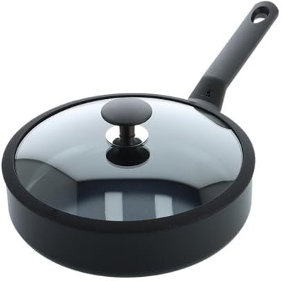 BK Blue Label Induction Antihaft-Keramik-Schmorpfanne mit Glasdeckel, Ø24 cm/2.7 L, PFAS-frei, Induktionspfanne, Ofenfest bis 160 °C, Spülmaschinenfest, Schnell erhitzbar, Kühle Griffe, Schwarz