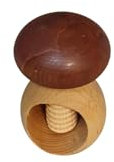 Chinchilla® Cascanueces Mosca Champiñón Oscuro | Robusto Cascanueces | Fácil cascado de nueces | Diseño Tradicional y Durabilidad | Madera 12x5 cm