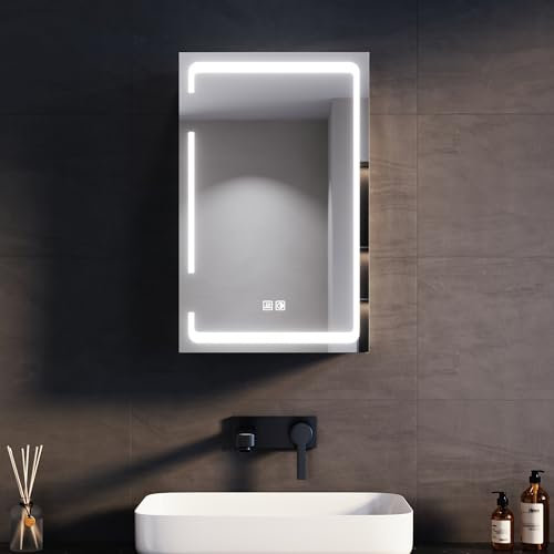 SONNI Armadio a LED con Specchio Illuminato 50 x 70 cm in Alluminio Antiappannamento Design Cerniera Wireless, Mobiletto Bagno Sospeso con Specchio e Presa Impermeabile per Bagno