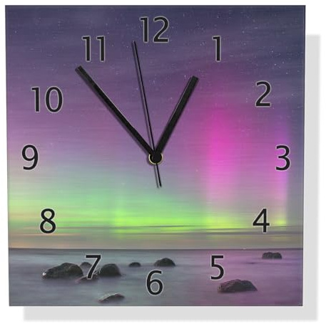 Wallario Design Wanduhr Lichter über stillem Meer aus Aluverbund, Alu-Uhr Größe 30 x 30 cm, Schwarze Zeiger mit Metalloptik