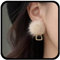 Dervivea Winter Flauschige Ohrringe Weiß Pom Pom Ohrringe Hohlen Dreieck Ohrringe Kunstpelz Ball Ohrringe Kunstpelz Ball Flauschige Ohrringe Schmuck Für Frauen