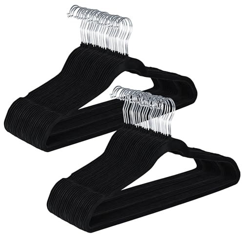 Pack de 30 Perchas de Ropa plástico Negro Antideslizante Cabezal Giratorio Finas para Camisetas Pantalones Camisas. Ahorra Espacio. Ranuras para Hombros.