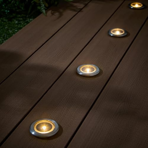 Lights4fun 4er Set-Solar Terrassen Einbaustrahler | Solarbetrieb Sonnenenergie Solarlampe | Warmweiße | LEDs Frühling & Sommer Dekoration für Außen Balkon Garten | Silber | H 2,1 cm × Ø 7,1 cm