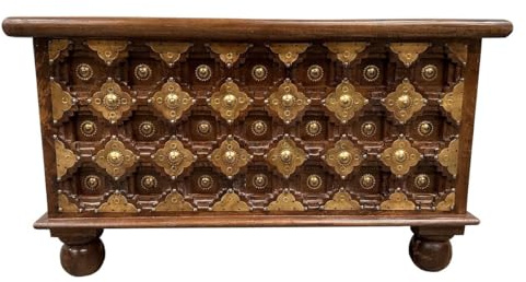 Oriental Galerie Indische Holztruhe mit Messingbeschlag Wäschetruhe Rustikale Truhe Kiste Box Holz Indien Massiv Antik-Optik Braun 80cm