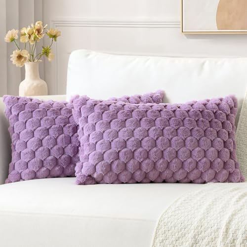 Sungeek 2er Set Kunstpelz Plüsch Kissenbezüge, Kunstpelz Samt Weich Kissenbezug Sofakissen Dekokissen Deko Zierkissenbezüge Flauschig Kissenhülle für Schlafzimmer Wohnzimmer (30x50cm, Lila)