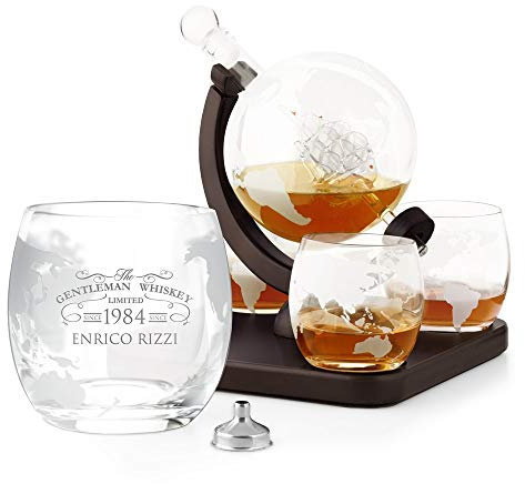 Maverton Decanter per Whisky in vetro - incisione personalizzata - Caraffa a forma di mappamondo da 850 ml + 4 Set bicchieri whisky - idea regalo per l’uomo - whiskey