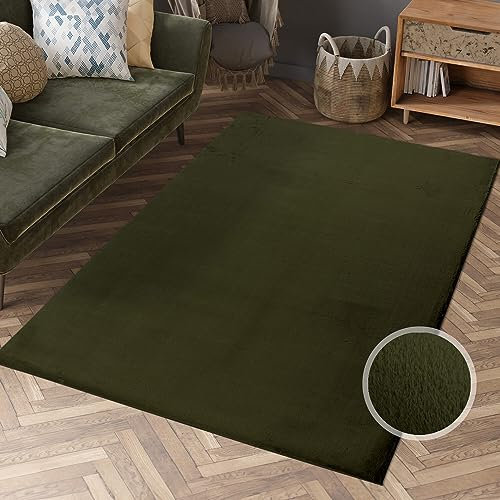 Hochflor Teppich Wohnzimmer - Einfarbig Basil, Oliv-Grün - 80x150 cm - Super Soft Polyester, Samtig-Flauschiger Flor - Fell-Teppiche für Schlafzimmer, Esszimmer, Arbeitszimmer