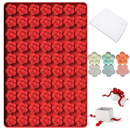 Molde de silicona para flores, pequeños moldes en forma de flor de ciruelo con 70 cavidades para hacer chocolate/caramelos/gominolas/galletas/gelatina con raspador para hornear