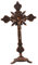 MagiDeal Stehendes Kruzifix, Tischkreuz, Metall, klein, 25,4 cm, Jesus am Kreuz, Statue, Kruzifix mit Ständer, Jesus-Kruzifix für Kapelle, Schreibtisch, Regal, Antik Rot