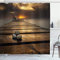 ABAKUHAUS Küsten Duschvorhang, Schwarzes Meer an der Dämmerung Pier, Stoffliches Gewebe Badezimmerdekorationsset mit Haken, 175 x 180 cm, Gelb Braun Grau