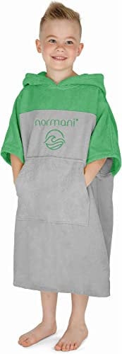 normani Kinder Badeponcho - Badehandtuch aus 100% Bio-Baumwolle - Surfer Poncho mit Kapuze für Jungen und Mädchen 0-13 Jahren Farbe Froschgrün Größe 10-13 Jahre
