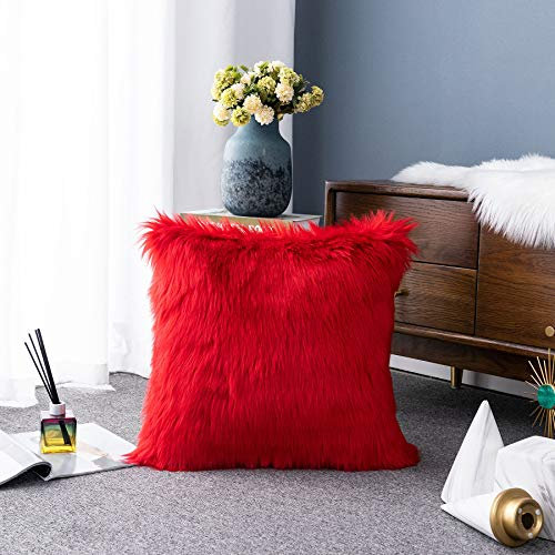 LIGICKY Kunstfell Kissenbezug Einfarbig Plüsch Weich Künstlich Pelz Throw Kopfkissenbezug Kissenhülle Dekorative Rechteck Kissen Dekokissen für Sofa Schlafzimmer Auto, 40 x 40 cm Rot