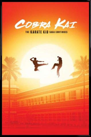1art1 Cobra Kai Poster Plakat | Bild und Kunststoff-Rahmen - The Saga Continues (91 x 61cm)