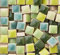 200 Stück/200 g Mosaikfliesen, quadratische Keramik-Mosaik-Glasstücke, Großpackung Quadratisch 1 x 1 cm Mosaikfliesen für Heimdekoration oder DIY Handwerk – Grüne Mischung