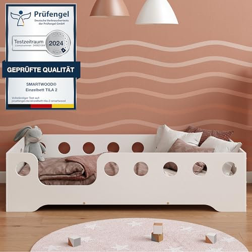 smartwood Kinder Bodenbett 80x180 cm – Kinderbett in Weiß lackiert aus umweltfreundlichem Holz mit Rausfallschutz – Montessori Bett mit wählbarem Einstieg – Max. Belastung 230 kg – TILA 4L