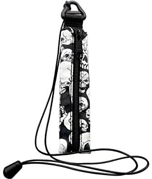 Plan B, Kleine E-Zigarette Tasche, Hardcore, Kompatibel mit Myblu und Ähnlichen, Kordel 100 cm, Weiße Totenköpfe auf Schwarzem Hintergrund