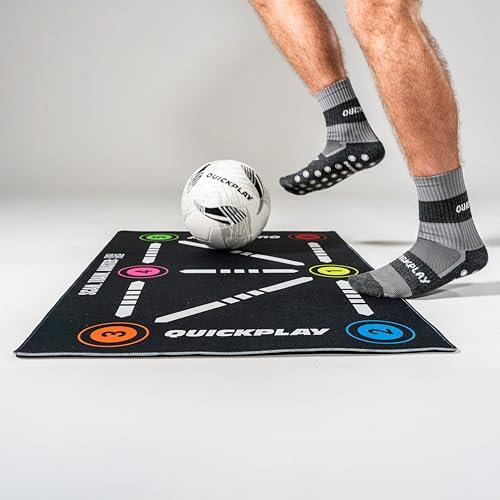 Quick Play Ball Mastery Fußballmatte & Trainingsmatte für Ballkontrolle – Mit eCoach Trainingsvideo – Rutschfester Fußballtrainer für Technik, Fußarbeit & Ballbeherrschung – Für Kinder & Erwachsene