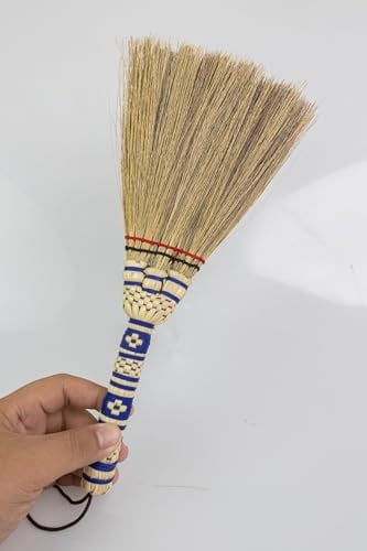 SN SKENNOVA – Small Whisk Broom Handheld Brush Whisks Away Dust, Dirt & Debris Brush Head 9.5-11 L with Nylon Hanger for Easy Storage Perfect for Inddor Outdoor and Car