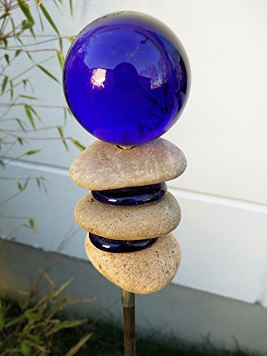 Zen Man Garteninspiration Gartenstecker mit Steinen und Glaskugel 6cm dekoriert 030961-1