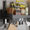 Gewürzregal, Gewürzregal Hängend, GewürzregaleKüchenregal wand ohne Bohren, Gewürz Organizer mit Messerschlitz, Haken, Becher, Küchenregal Wand für Gewürze, Schwarz, 40cm, Single Tasse