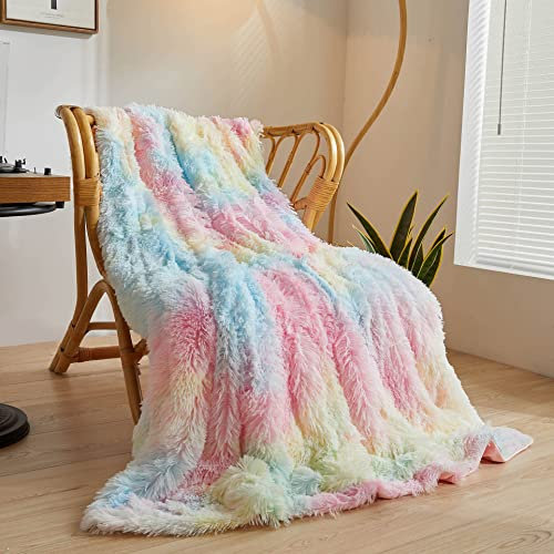 XeGe Luxuriöse Flauschige Couchdecke - Sofa Kuscheldecke, warme winterliche Sofadecke, hochwertige Kunstpelz-Decke, zottelige Plüschdecke, 152x228 cm pelzige Wohndecke für Couch, Regenbogen
