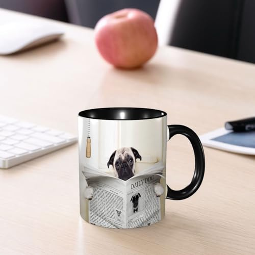 EMCLKS Mug en céramique, 330ml, tasse à thé, tasse cafe, tasse drole, cadeau drole, cadeau homme, mug cafe, Carlin, chiot lisant le journal sur les toilettes - Image amusante de Carlin Jo