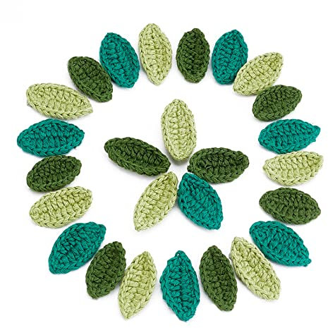 FINGERINSPIRE 30 Stück handgefertigte gehäkelte Blätter in 3 Farben gehäkeltes grünes Blatt handgefertigte gehäkelte Blumen Blätter kleine Blattapplikationen für dekorative Kartenherstellung