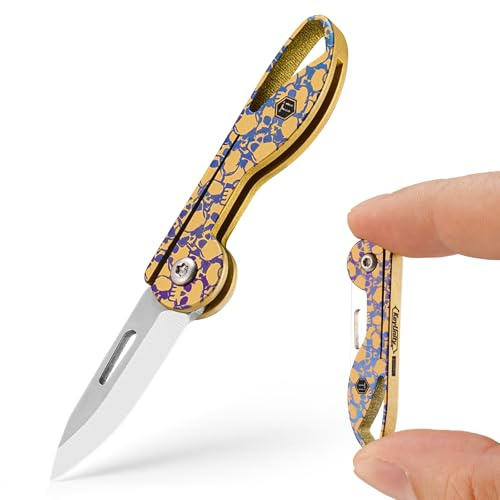 KeyUnity KK05 Coltellino pieghevole in titanio, mini coltello EDC con foro per serratura integrato, coltello portachiavi EDC leggero per campeggio, escursionismo e attività all'aperto(TI29P)