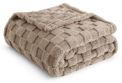 BEDSURE Kuscheldecke Flauschig Decke Fleecedecke – Schachbrettmuster Wohndecke Weiche Warme Gemütlicher Karierte Decken für Sofa Couch Bett, Camel, 130 x 170 cm