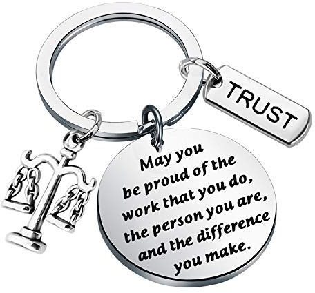 AKTAP Porte-clés pour nouvel avocat avec balance de justice et inscription « May You be Proud of The Work That You Do », Porte-clés avocat, 3.0cm