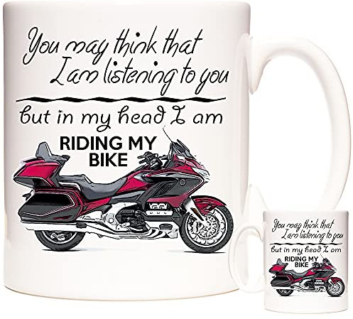Taza de regalo de moto roja con texto en inglés You May Think I Am Listening to You But in My Head I Am Riding My Bike con imagen de moto roja y taza de regalo para motoristas