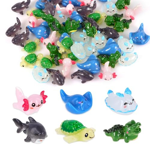 NQEUEPN 60St Mini Meerestiere Figuren aus Kunstharz, Mini Meeresfiguren Ozean Tiere Figuren Axolotl Krokodil Schildkröte Hai Stachelrochen Miniatur Meerestiere für Puppenhaus Garten Dekoration