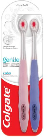 Colgate Gentle UltraFoam Handzahnbürste für Erwachsene, ultraweiche Borsten, 2 Stück, weiche Borsten für überlegene Reinigung, mehrfarbig