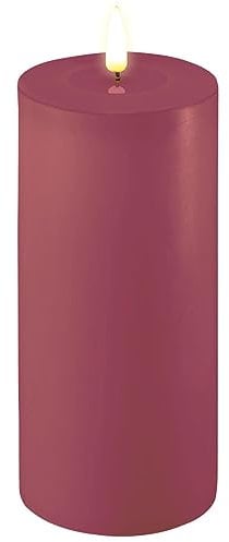 LED Kerze Deluxe Homeart, Indoor LED-Kerze mit realistischer Flamme auf einem Echtwachsspiegel, warmweißes Licht - Magenta 10 x 20 cm