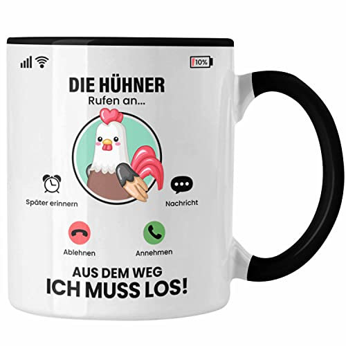 Trendation - Die Hühner Rufen An Tasse Geschenk für Hühner Züchter Besitzer Geschenkidee Lustig Spruch Bauern Bäuerin (Schwarz)