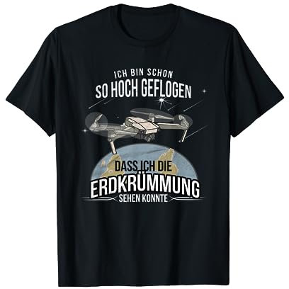 Drohnenpilot fliegt Drohne mit Kamera über die Wolken T-Shirt