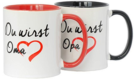 2 Tassen Du wirst Oma + Du wirst Opa als Set im Doppelpack in hochwertiger Qualität und Spülmaschinengeeignet. Beidseitig bedruckt, eine ganz besonders nette Art etwas sagen zu wollen ( müssen )..