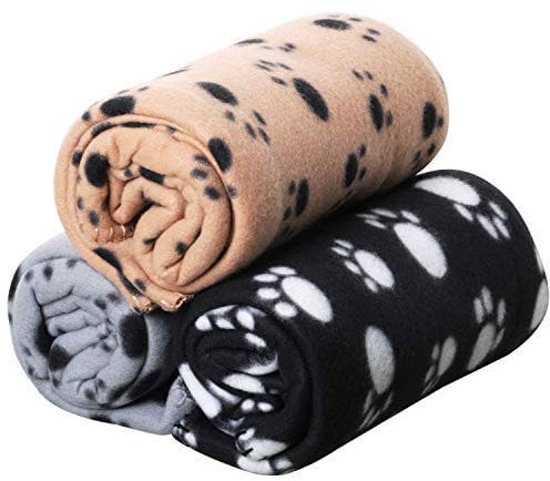 DIGIFLEX Set aus 3 XL Soft Hunde-, Katzen-, Haustierfleece-Decken -Plüschüberwurf - Beige, Grau und Schwarz - 144cm x 96cm