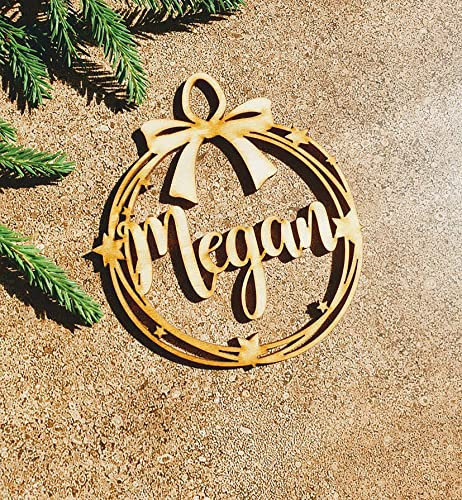 OyC Original y Creativo, Bola Navidad de Madera con Nombre Personalizada - Decoración navideña - Esfera grabada en Madera de máxima Calidad con Cuerda incluida (Estrella)