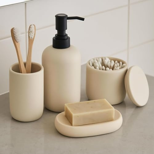 Ava Nord Moderne Badezimmer Accessoires aus Keramik | 4er Set | Creme | Seifenspender + Zahnbürstenhalter + Seifenschale + Becher, ästhetisches skandinavisches Design, Wohnaccessoire, kratzfest
