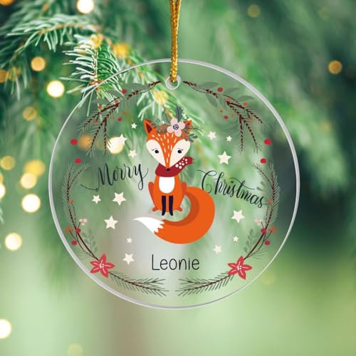 Geschenke.de Acryl-Anhänger Merry Christmas Fuchs mit Namen graviert – Tannenbaumschmuck, Weihnachtsbaumschmuck – Mit Band zum Aufhängen & Organzabeutel – Geschenk für Eltern & Großeltern – ⌀ 9cm