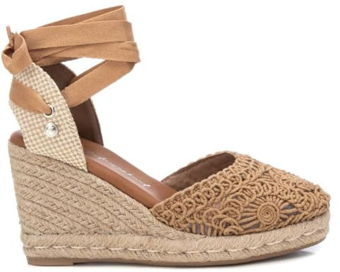 XTI - Sandalias con Cuña Mujer Taupe - Calzado Cómodo y Versátil - Moda casual - Modelo 14233604 (Talla 40)