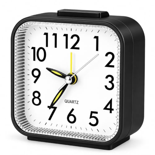 Xiangbhalla Silent Analog Alarm Clock Vintage Design, Non-Ticking Bedside Clock with Snooze and Night Light, Battery Operated Small Travel Alarm Clock