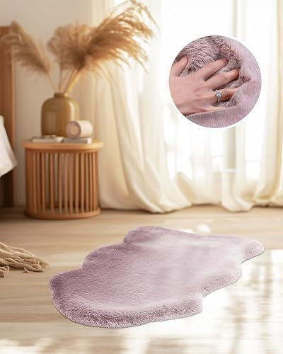 Qiyano Hochflor Teppich Rosa Fell-Form für Wohnzimmer aus Kunstfell weich Flauschteppich Fellimitat Flauschiger Soft Shaggy, Fellteppich (Imitat) Farbe: Rosa, Größe: 60 x 90 cm Sheepskin