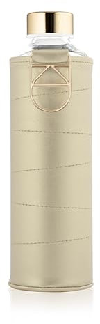 EQUA große Trinkflasche mit Kunstleder-Hülle 750 ml, aus Borosilikatglas, BPA-frei und Auslaufsicher. (Golden)