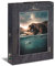 Ulmer Puzzleschmiede - Puzzle „Silent River“ - Illusorisches 1000 Teile Wildlife-Puzzle – Der Bär und der Fisch schwimmen im stillen Fluss in Alaskas Abendsonne - Tiere & Natur fantasievoll inszeniert