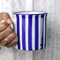 City to Cottage | Tasse Mug à café, à thé, chocolat chaud | à rayures bleu marine et blanches en céramique avec anse faite et peinte à la main | Très grande 500ml