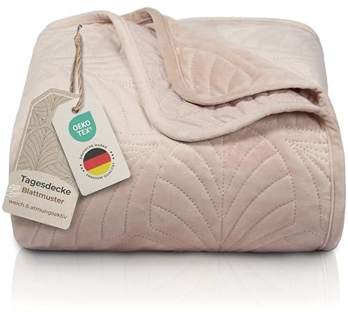 Gräfenstayn Premium Tagesdecke 220x240 cm – Bettüberwurf mit Nahtloser Steppung & Blatt-Design – Samt-Decke – weich, knitterfrei & pflegeleicht – Überwurf für Bett & Sofa (beige)